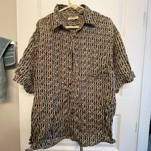 Pattern short sleeve button down size L